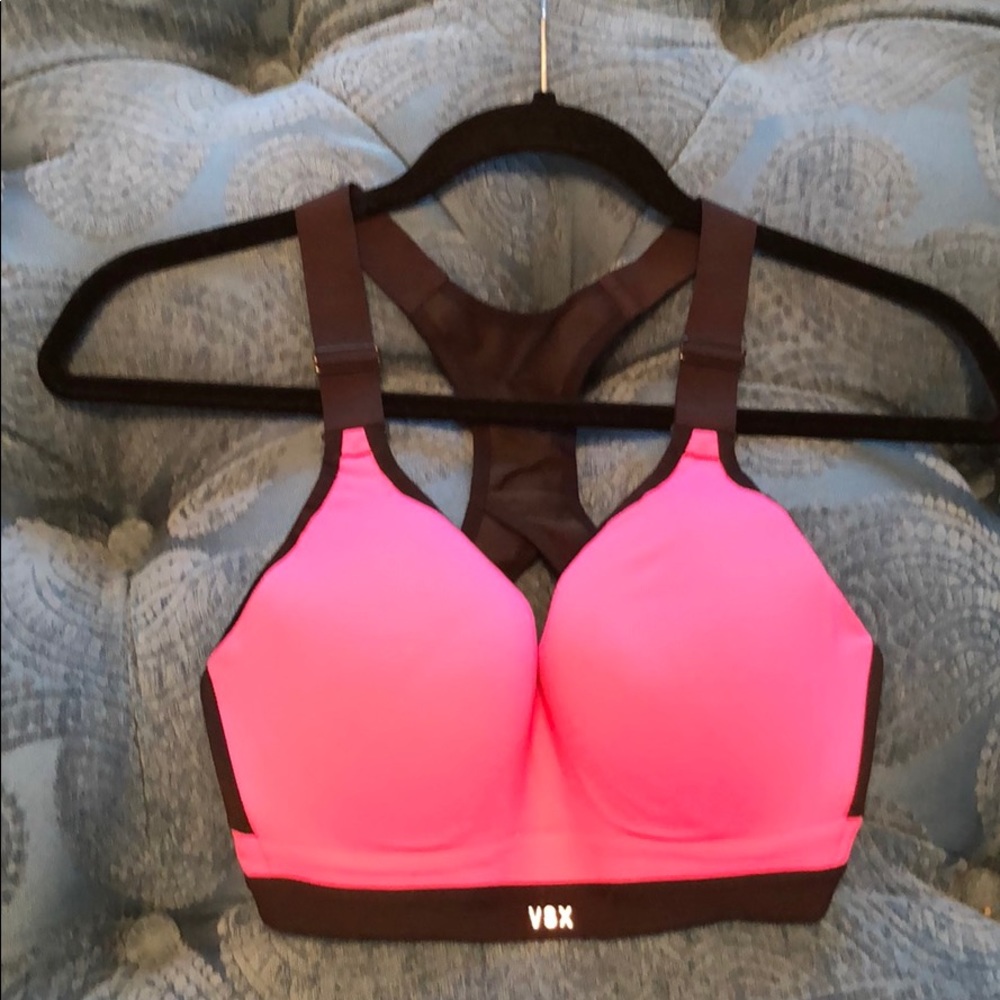Victoria’s Secret molded cup sports bra, size 32DD